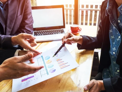 Investasi Besar Belum Serap Banyak Pekerja, Daya Beli Masyarakat Terancam