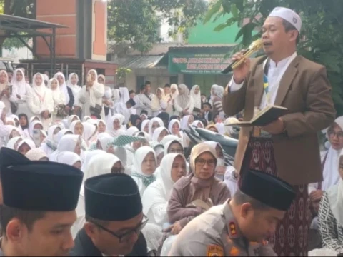 Jamaah Seribu Rebana Jombang Ziarah ke Bangkalan, Doakan Kesuksesan Muktamar Ke-35 NU