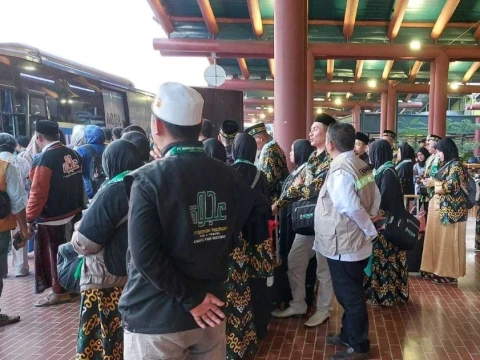 Dampak Erupsi Gunung Anak Krakatau, Kemenhaj Pastikan Mitigasi dan Penanganan Jamaah Umrah Berjalan Optimal