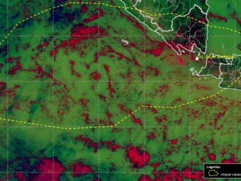 BMKG: Erupsi Gunung Anak Krakatau Level Siaga, Abu Vulkanik Menyebar hingga Jawa Barat