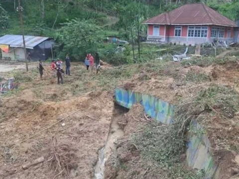 Banyak Jembatan di Sumatra Barat Kembali Rusak, Warga Desak Pemerintah Percepat Normalisasi Sungai