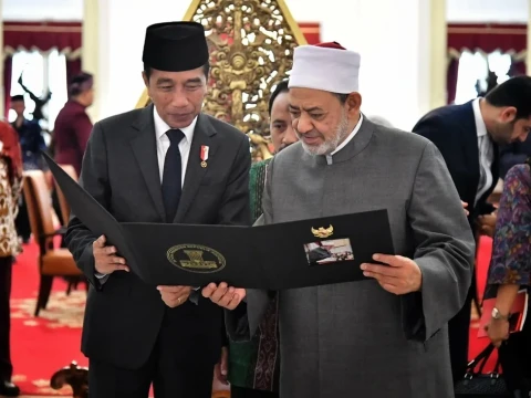 Grand Syekh Bertemu Jokowi Bahas Gencatan Senjata hingga Pembangunan Pusat Pengembangan Al-Azhar di Indonesia