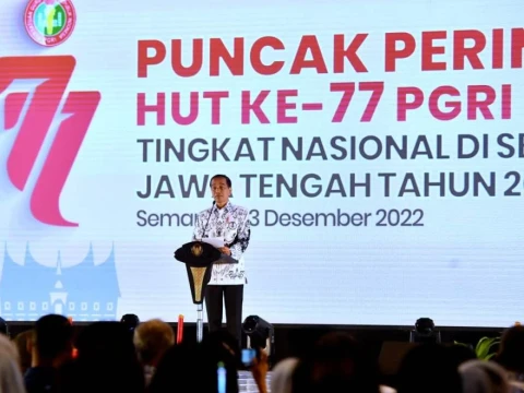 Jokowi Ingatkan Guru Tak Ajarkan Ilmu dan Teknologi Usang