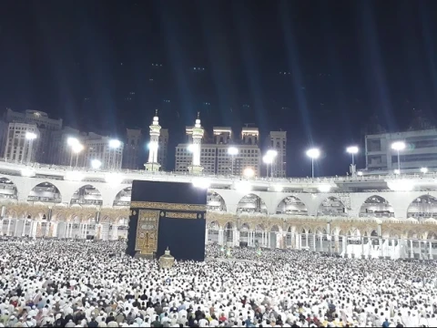 Tafsir Surat Al-Baqarah Ayat 142: Perpindahan Arah Kiblat ke Masjidil Haram