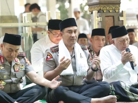 Kapolri Suyudi Sambangi Rais Aam dan Ketua Umum PBNU di Pesantren Miftachussunnah dan Tebuireng