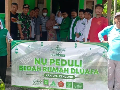 Tangis Haru Warga Jember Terima Kunci Rumah dari LAZISNU 