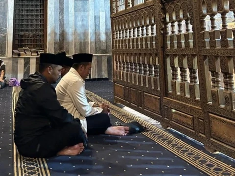 Di Negeri Kinanah, Ketum GP Ansor Berbagi Pengalaman Ziarah ke Makam Ulama dan Cucu Nabi