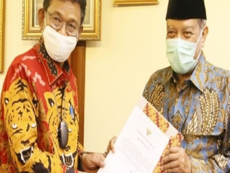 Governor of Central Sulawesi grants 5 hectares of land to build UNU