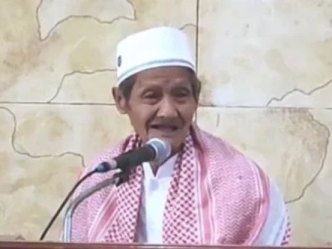 ​​​​​​​KH Masduqi Abdurrahman Rutin Mengasuh Pengajian Tafsir Al-Ibriz Sejak 1967