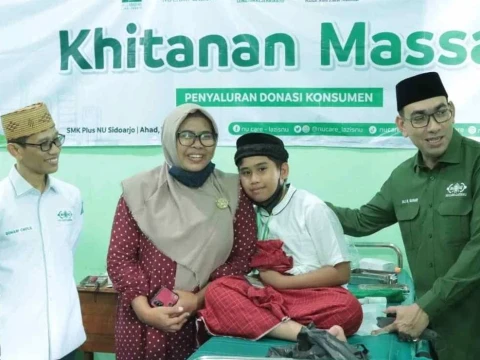 Khitanan Massal LAZISNU Meriahkan Resepsi 1 Abad NU di Sidoarjo