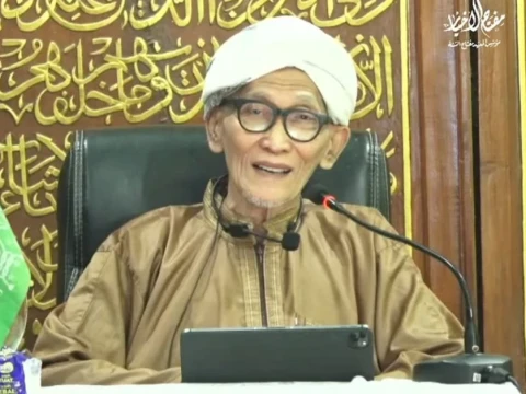 Teladan Rais Aam PBNU KH Miftachul Akhyar, Istiqamah Ngaji Bersama Jamaahnya