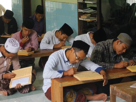 Pesantren Tempat Terbaik Belajar Islam Juga Benteng Kokoh Akhlaq dan Budaya