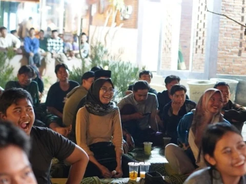 Komika Rembang Bangun Solidaritas dan Kritik Sosial lewat Stand Up Comedy