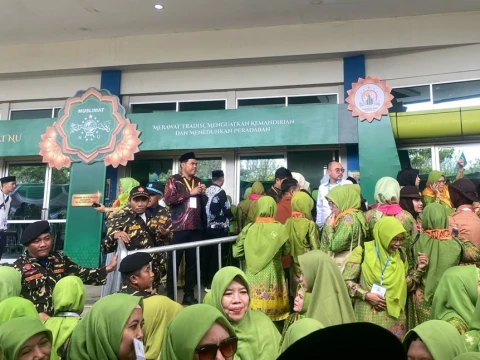 Ribuan Kader Muslimat NU Mulai Padati Arena Kongres Ke-18 di Surabaya