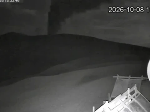 Gunung Anak Krakatau Kembali Erupsi, Masyarakat Diimbau Jauhi Radius 2 Kilometer