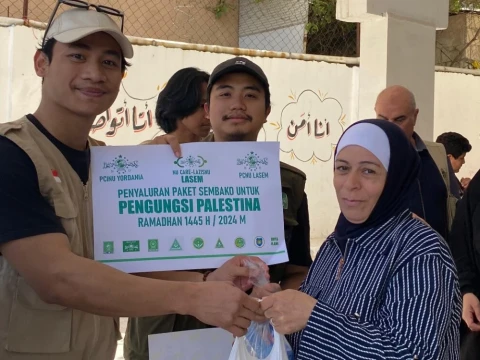 Warga Palestina Terima Bantuan Kemanusiaan dari NU Care-LAZISNU Lasem Jateng