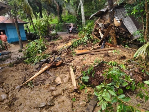 Mensos Gus Ipul Instruksikan Jajarannya Respons Cepat Longsor di Padang Lawas