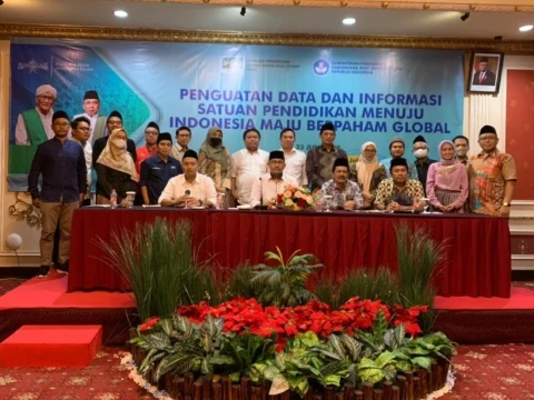 Ma'arif PBNU-Pusdatin Kemdikbud Ristek Gelar FGD Penguatan Data Madrasah