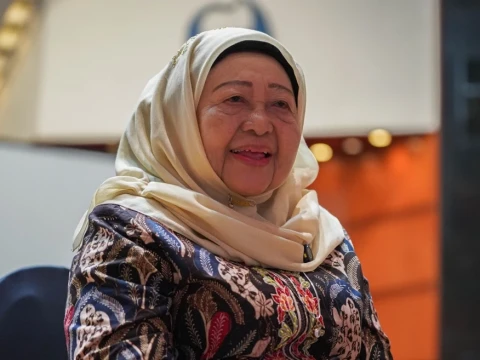 Nyai Hj Machfudhoh Aly Ubaid, Pelita Keteladanan Sang Bu Nyai, Ahli Riyadhah, dan Politisi