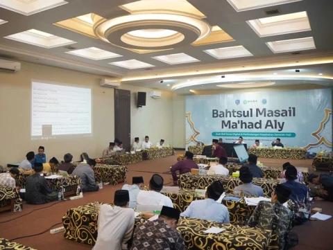Bahtsul Masail Ma'had Aly Putuskan Status Kepemilikan Emas dalam Skema Jual Beli LJK