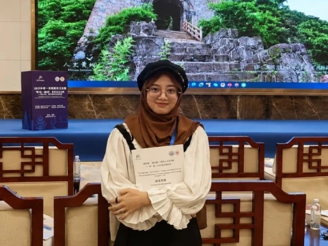 Cerita Pretty, Lulusan UIN Yogyakarta Raih Beasiswa Magister Fisika Teori dan Komputasi di Kampus Tiongkok