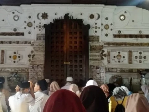 Melihat Arsitektur Islam di Cirebon: Dari Tionghoa hingga Hindu