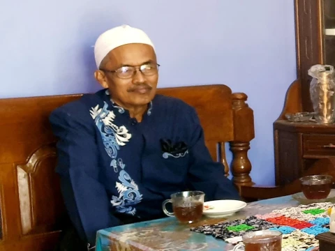 Mbah Guru Ishaq: Lillahi Ta'ala Mengajar Melampaui Batas Usia