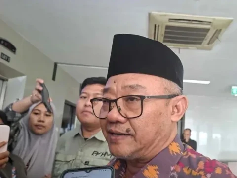 Erupsi Gunung Anak Krakatau, Mendikdasmen Izinkan Sekolah Sesuaikan Jam Belajar hingga Terapkan PJJ