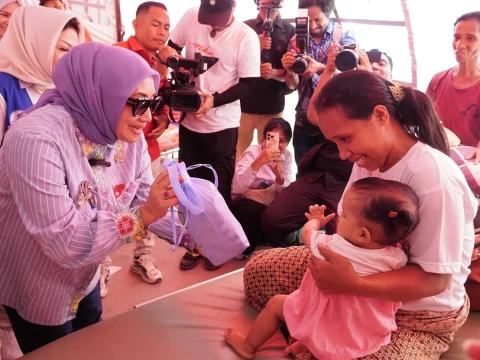 Tiba di NTT, Menteri PPPA Pastikan Perempuan dan Anak Korban Gempa Dapat Dukungan Pemulihan