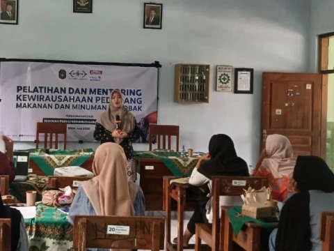 NU-Care LAZISNU Gelar Pelatihan UMKM, Salurkan Gerobak dan Modal Usaha di Kota Blitar