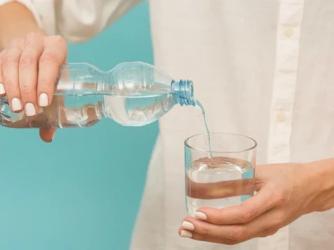 Cegah Kulit Kering saat Puasa, Gunakan Pola Minum Air Putih 2-4-2