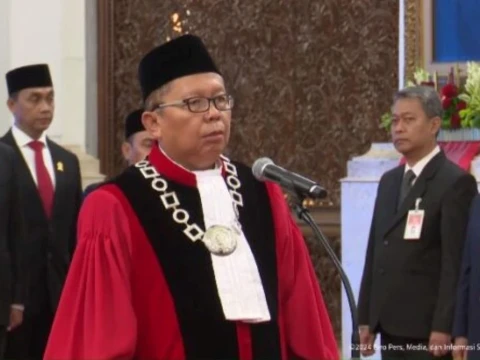 Hakim MK Bandingkan Pendanaan Pendidikan Keagamaan dan Program MBG: Seperti Bumi dan Langit