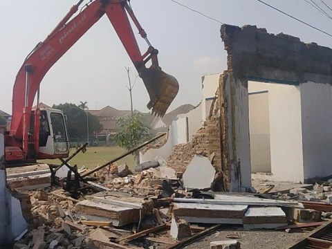 Enam Ruko di Lokasi Pembukaan Muktamar Ke-35 NU Dibongkar, Pedagang Dapat Kompensasi