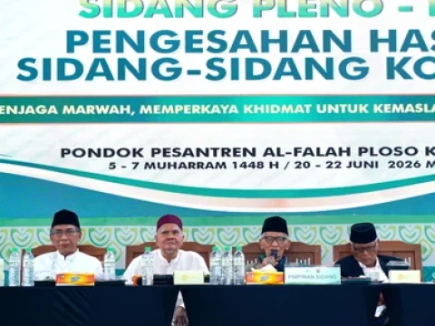 Tutup Pleno Munas-Konbes NU 2026, KH Anwar Iskandar Ingatkan Pentingnya Konsistensi Berorganisasi