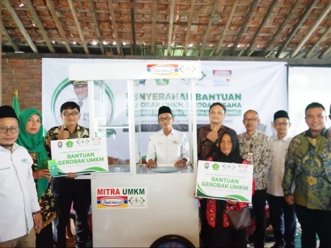 Dukung Produktivitas Pelaku UMKM, LAZISNU dan Indomaret Salurkan Bantuan Usaha