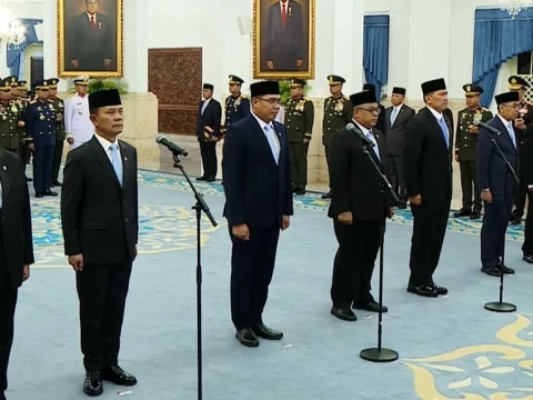 Prabowo Lantik Empat Wakil Menteri, Kepala BNPB, dan Pimpinan Badan Pengelola Gambut