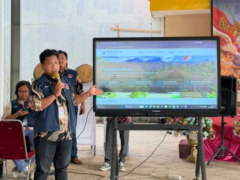 Mahasiswa KKN Unusia Luncurkan Website Desa Warungmenteng sebagai Langkah Awal Digitalisasi Desa