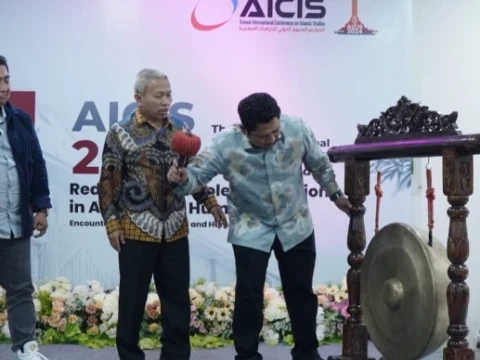 Pameran AICIS 2024 Jadi Ajang Berpadunya Kudapan Halal dan Jurnal Ilmiah 