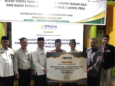 NU Care-LAZISNU dan BPKH Serahkan Mobil Layanan bagi Calon Jamaah Haji di Kabupaten Siak