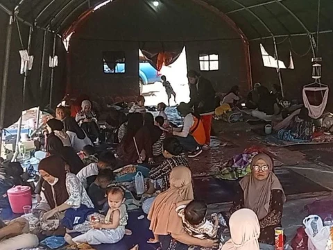 Data Terbaru Gempa NTT: 75 Meninggal Dunia, 907 Luka-Luka, 92 Ribu Warga Mengungsi, 4.256 Gempa Susulan