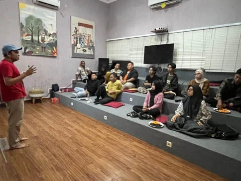 Dorong Dokumentasi Tradisi dan Budaya Lokal, Mahasiswa Unnes Inisiasi Penulisan Kampung