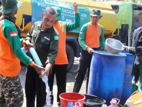 Respons Kekeringan, NU Cilacap Peduli Salurkan 352 Ribu Liter Air Bersih untuk 5.000 KK