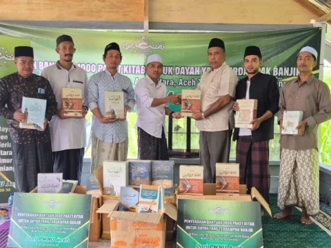 PWNU Aceh Salurkan Ribuan Kitab untuk Santri Terdampak Banjir di 6 Kabupaten