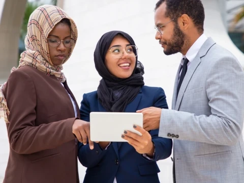 Kisah Dua Perempuan Bergosip Ria saat Puasa Ramadhan