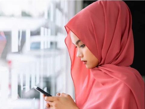 Wanita Mualaf Menikah, Siapa Walinya?