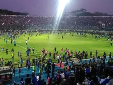 127 Orang Meninggal, Buntut Kericuhan Pertandingan Arema FC vs Persebaya