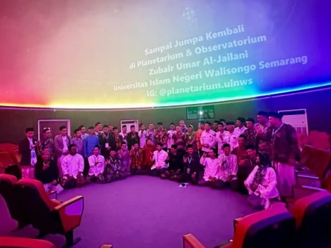 Di Planetarium UIN Walisongo Semarang Peserta Seminar Istinbath Hukum Islam Belajar Tentukan Posisi Hilal