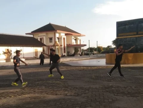 Tiba di Solo, Kontingen Pencak Silat Sumatera Utara Langsung Adakan Sesi Latihan