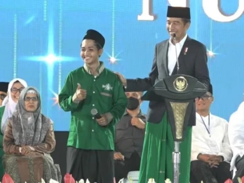 Presiden Beri Sepeda Sejumlah Penampil Festival Tradisi Islam Nusantara di Banyuwangi