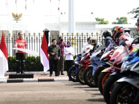 Presiden Jokowi Lepas Parade Pembalap Pertamina Grand Prix of Indonesia